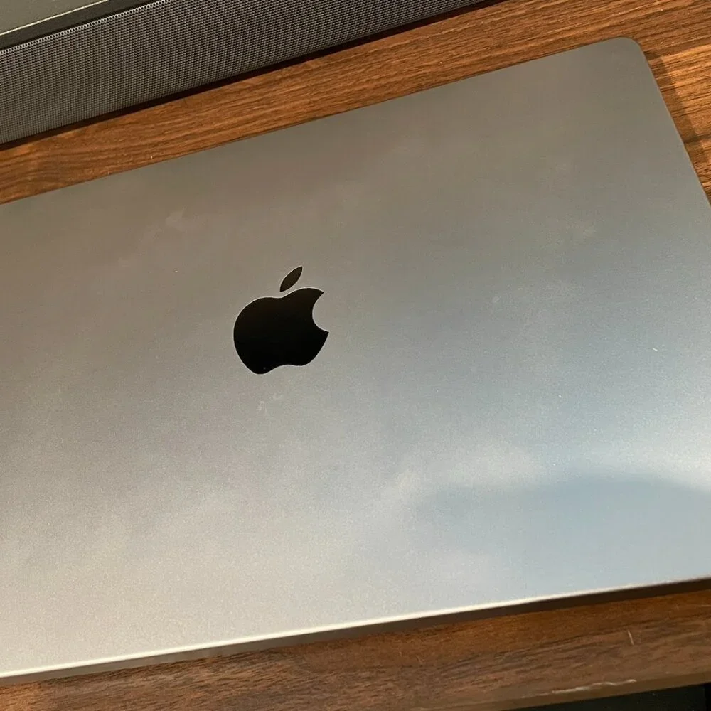 MacBook Pro 14” | 2021 | M1 Pro | 16GB | Works Perfectly | Screen Cracked